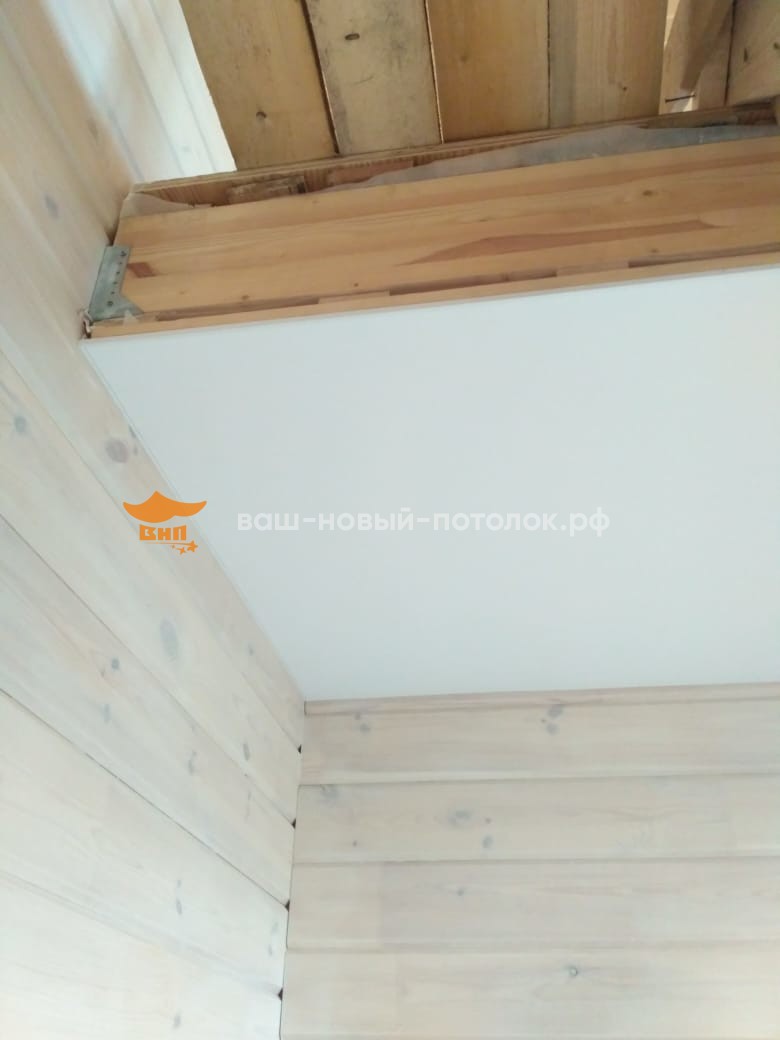 Фанера на потолок в деревянном доме